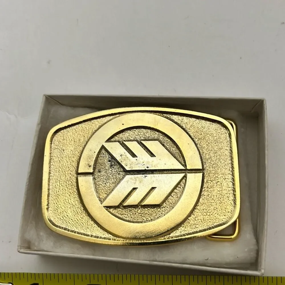 Men's Goldtone Metal‎ Arrow Emblem Rectangular Western Belt Buckle